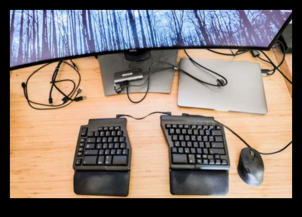 Kabeļu organizētāju komplekti: kārtīgi risinājumi klēpjdatoru kabeļu pārvaldībai